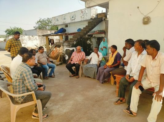 బాధిత  కుటుంబాలను పరామర్శించిన చెరుకు శ్రీనివాస్ రెడ్డి.