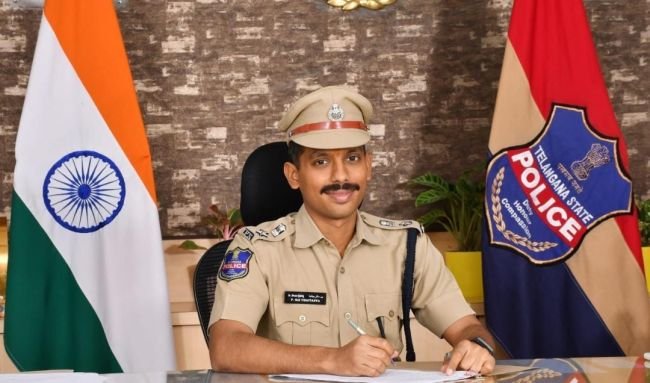 నిమజ్జనంకు సహకరించిన ప్రతీఒక్కరికి కృతజ్ఞతలు - పోలీస్ కమిషనర్ వెల్లడి