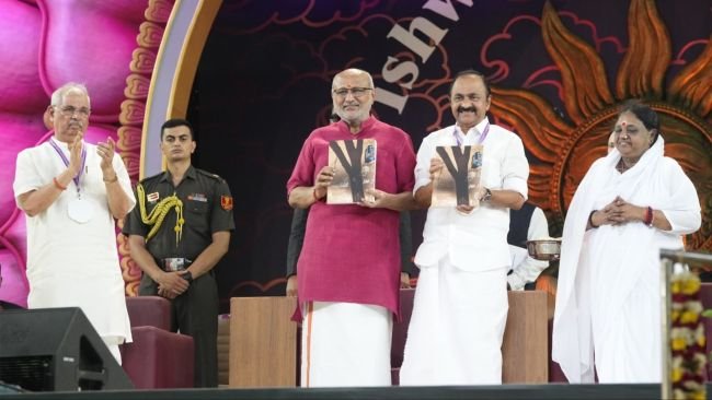 అమృతాపురిలో 'విశ్వసేవా దినం'