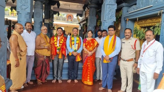 జొన్నవాడ ఆలయాన్ని దర్శించుకున్న హైకోర్టు న్యాయమూర్తి సుబ్బారెడ్డి
