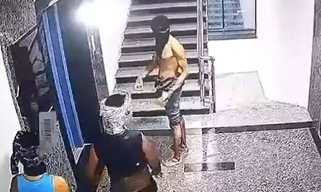 హైదరాబాద్‌లోని మణికొండలో చెడ్డీ గ్యాంగ్ కలకలం
