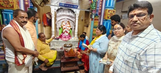 కాశీ విశ్వనాధుని సేవలో ఎమ్మెల్యే వేగుళ్ళ జోగేశ్వరరావు