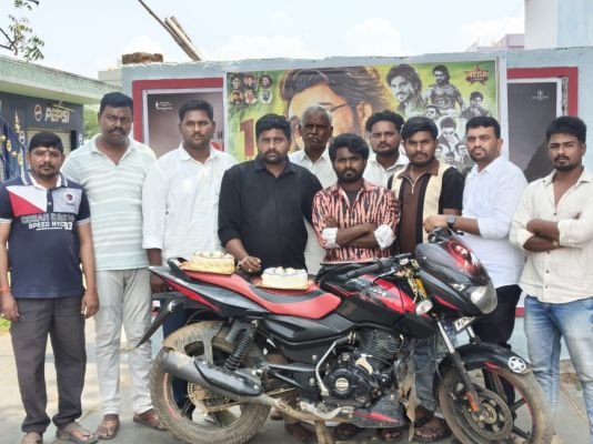 సినీ నటుడు రామ్ చరణ్ సినీ ప్రస్థానం 19 సంవత్సరాల పూర్తి చేసుకున్న సందర్భంగా వేడుకలు సందర్భంగా