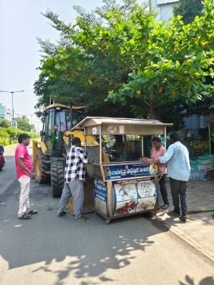 ఆక్రమణ లు స్వచ్ఛందంగా తొలగించాలి