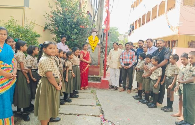 భగత్ సింగ్ నేటి యువత ఆదర్శంగా తీసుకోవాలి
