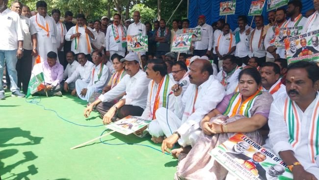 ఎస్ఐఆర్ లో అక్రమాలు జరిగాయని కాంగ్రెస్ నిరసన