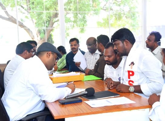 బీసీ వెల్ఫేర్ హాస్టల్ ఫిర్యాదులపై నిష్పక్షపాత విచారణ జరపాలి