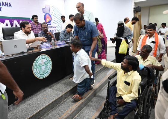 ప్రజావాణి దరఖాస్తులపై అలసత్వం వద్దు