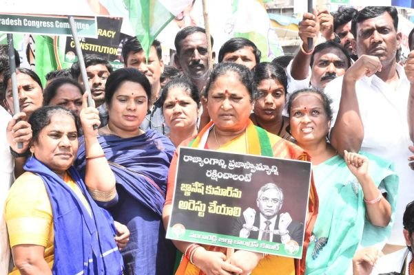 ఓట్ల గల్లంతుపై కాంగ్రెస్ నిరసన ర్యాలీ  సీఈసీ జ్ఞానేష్ కుమార్ రాజీనామా చేయాలని డిమాండ్
