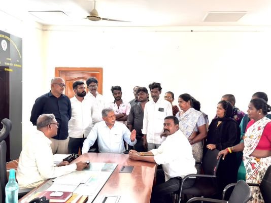 రాజీవ్ నగర్ కాలనీవాసుల ఇళ్ల కూల్చివేతను నిలిపివేయాలి