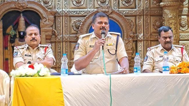ఎన్నికల నిర్వహణపై ఏ ఎస్ పి చిన్ని కృష్ణ సమావేశం