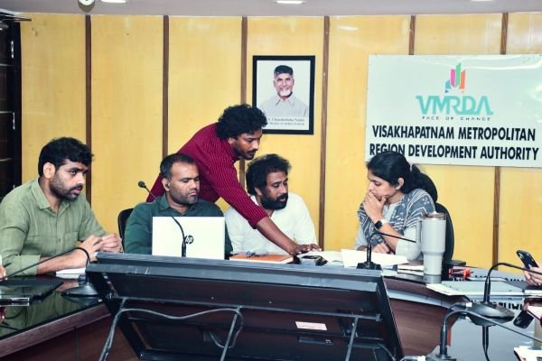 వీఎంఆర్‌డీఏ ప్రజాదర్భార్ కు విశేష స్పందన