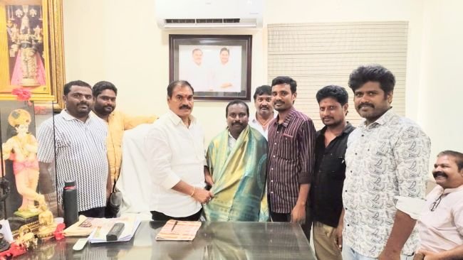  వై ఎస్ ఆర్ సి పి జిల్లా  సోషల్ మీడియా ఎగ్జిక్యూటివ్ గా రత్నం కుమార్
