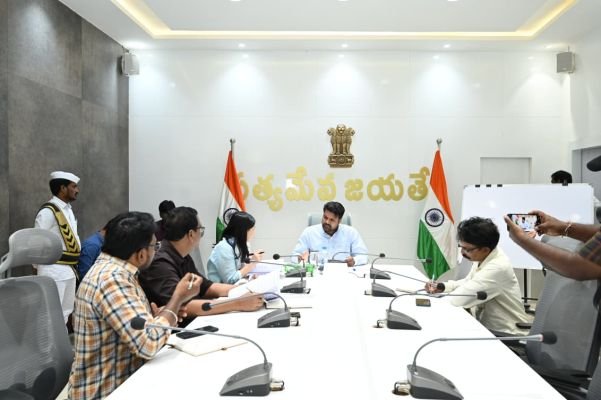 కొబ్బరి ఆధారిత పరిశ్రమల ఏర్పాటుకు ప్రణాళికలు సిద్ధం