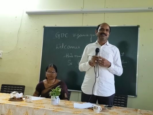 ​విద్యార్థుల్లో నైతిక విలువలను పెంపొందించాలి