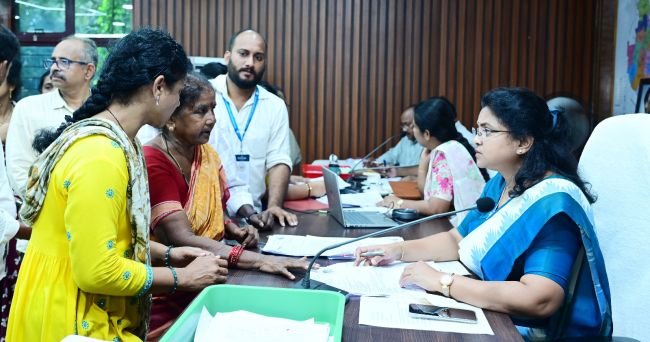  ఫిర్యాదుల పరిష్కారంలో జాప్యం వద్దు