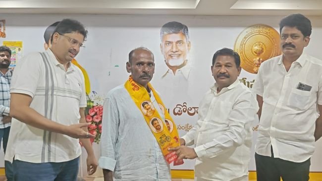 టీడీపీలో చేరిన వైసీపీ కార్యకర్తలు 