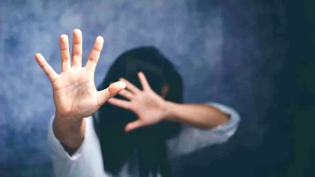 యువతిపై క్యాబ్ డ్రైవర్ లైంగిక దాడికి యత్నం
