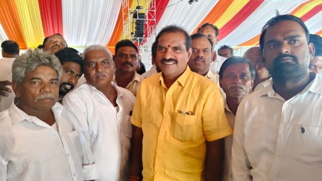 నిమ్మలను కలిసిన చల్లా సోదరులు 