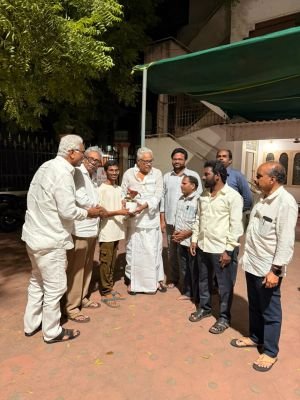 నీట్ ర్యాంకర్ కార్తీక్‌కు కరాటం రాంబాబు అభినందనలు