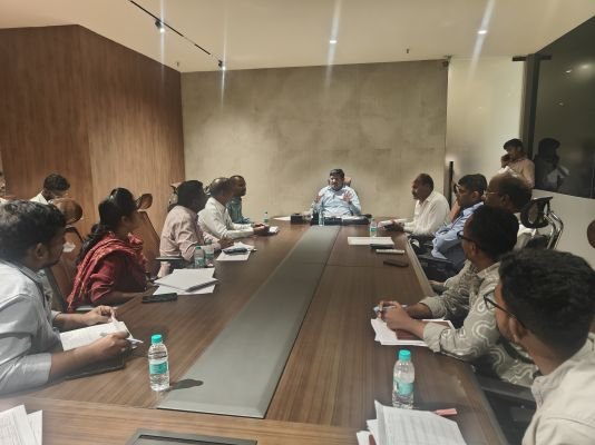 అభివృద్ధి పనులను వేగవంతం చేయాలి