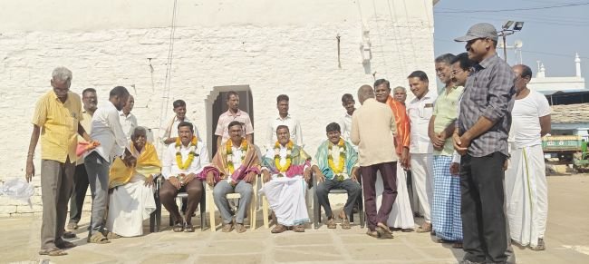 ఎక్మాయ్ గ్రామానికి పీఏసీఎస్ డైరెక్టర్ పదవి