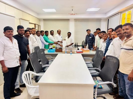 కార్మికులపై పెరుగుతున్న పని ఒత్తిడి సమస్యల పరిష్కారం కోసం వినతి