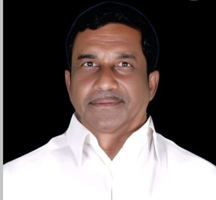 సొసైటీలో ఎరువులు అందుబాటులో
