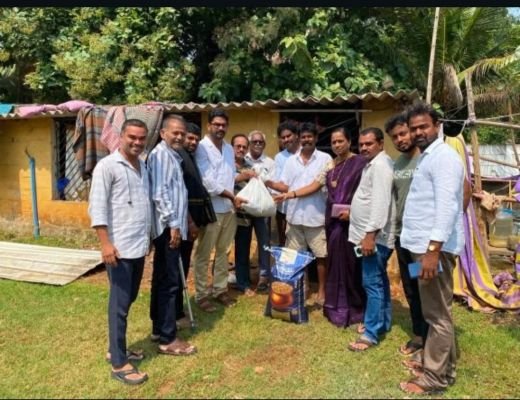 కూటమి నాయకులు ఆధ్వర్యంలో తుపాన్ బాధితులకు నిత్యావసర సరుకుల పంపిణీ