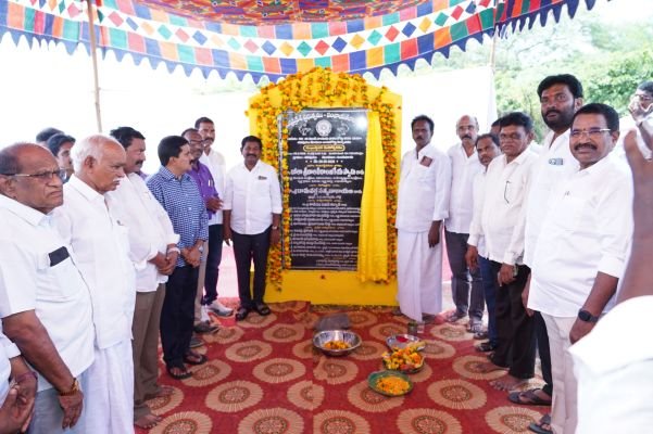 పల్లె పండుగ 3.0 లో కొండపి నియోజకవర్గంలో రూ. 24.2 కోట్లతో 13 కనెక్టివిటీ రోడ్ల నిర్మాణం