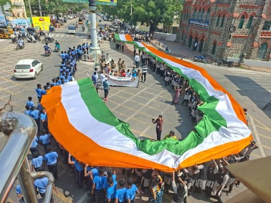 ఒంగోలులో  150 అడుగుల జాతీయ జెండా ప్రదర్శన      