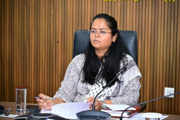 స్థానిక పరిశ్రమల్లో యువతకు ఉపాధి అవకాశాలు కల్పించాలి. జిల్లా కలెక్టర్ ప్రతిమా సింగ్