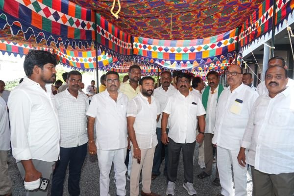 రామాపురం సభకు తరలివెళ్లే కూటమి శ్రేణులకు భోజన ఏర్పాట్లు పరిశీలించిన ఎమ్మెల్యే ఉగ్ర