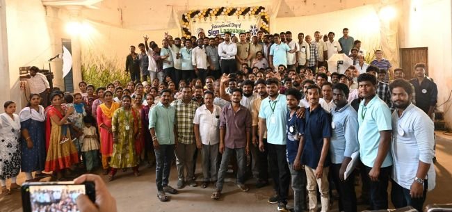 బదిరులకు సమాన అవకాశం కల్పించాలి