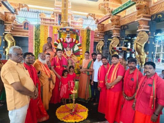  శ్రీ రాజరాజేశ్వరి ఆలయంలో ఘనంగా మాలాధారణ, కాత్యాయని వ్రతం