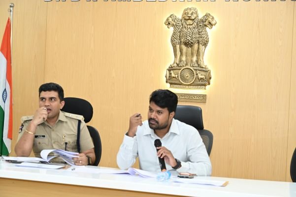 రోడ్డు ప్రమాదాల నివారణకు కట్టుదిట్టమైన చర్యలు చేపట్టాలి
