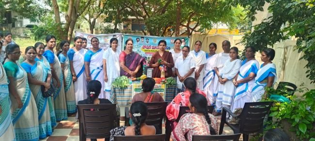 పడారుపల్లి పీహెచ్‌సీలో పోషణ కార్యక్రమం   ఐసీడీఎస్ ప్రాజెక్ట్ నెల్లూరు సీడీపీఓ టి. అరుణ