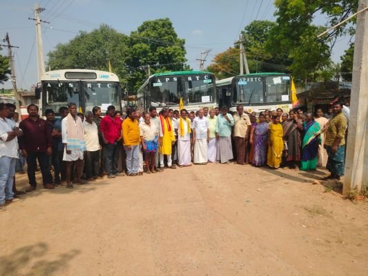 పల్లె పండుగకు భారీగా తరలిన ప్రజలు