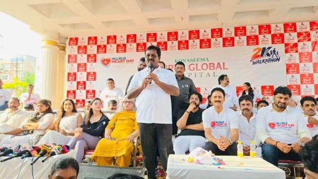 ప్రపంచ గుండె దినోత్సవం వేళ అమలాపురంలో భారీ వాక్‌థాన్: సినీ నటి మెహ్రీన్, ప్రముఖుల సందడి