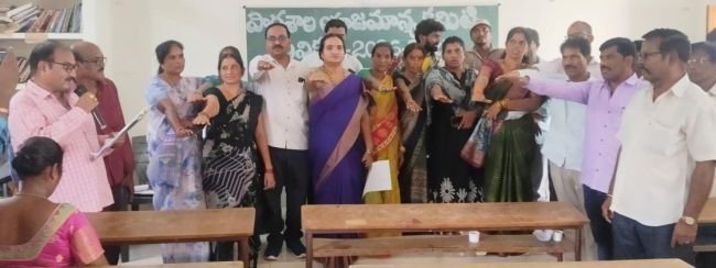 గరివిడిలో 45  పాఠశాల ల్లో ఏకగ్రీవం...కోరం లేక మూడు పాఠశాలలో ఎన్నికలు వాయిదా