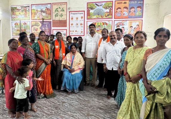 కళావంతుల వీధి అంగన్‌వాడీ కేంద్రాన్ని పరిశీలించిన బీజేపీ నేత నల్లా పవన్ కుమార్