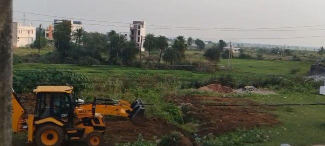 నరసన్నపేటలో ఆగని ఆక్రమణలు!