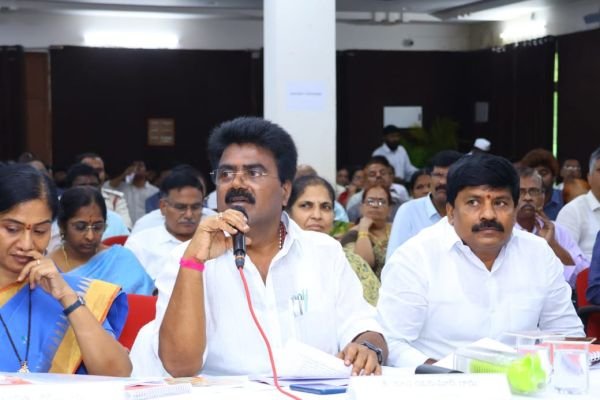 గిరిజన అభివృద్ధికి సమన్వయ కృషి అవసరం 