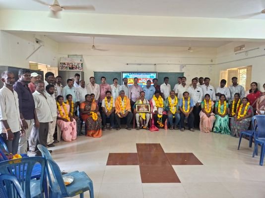 పొడగట్లపల్లి ఓరియంటల్ ఉన్నత పాఠశాల ఎస్‌ఎంసీ చైర్మన్‌గా గండి శ్రీను ఎన్నిక..