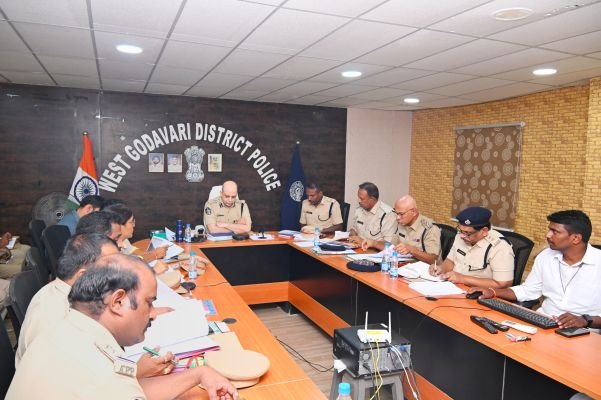 పెండింగ్‌ కేసుల దర్యాప్తును వేగవంతం చేయాలి: ఎస్పీ అద్నాన్ నయీం అస్మి