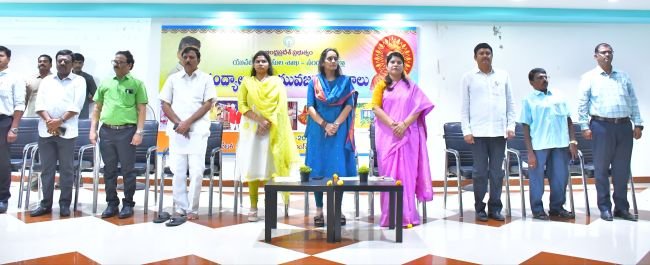 నంద్యాలలో ఘనంగా యువజన ఉత్సవాలు -యువతలోని ప్రతిభను వెలికితీసేందుకు క్రీడా, సాంస్కృతిక పోటీలుజిల్లా కలెక్టర్ రాజకుమారి గణియా