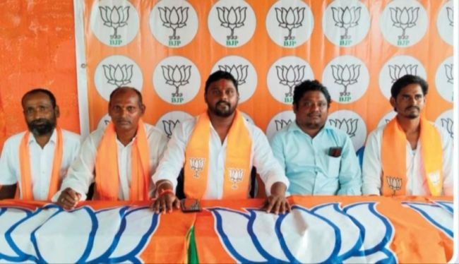 ప్రతి రేషన్ దుకాణంలో ప్రధానమంత్రి ఫోటో ఉండాల్సిందే