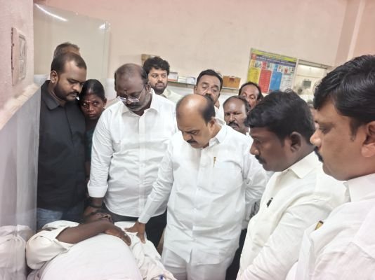 పేరెంట్స్ కమిటీ ఎన్నికల నేపథ్యంలో దాడి ఆరోపణలు