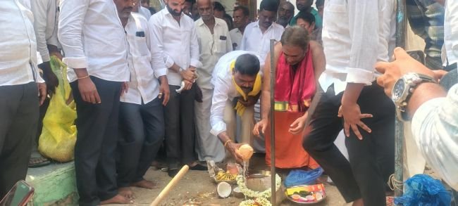 బేతపల్లిలో రూ.15 లక్షలతో సీసీ రోడ్డు పనులకు భూమిపూజ