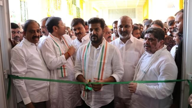 కరీంనగర్‌లో నూతన కలెక్టరేట్ ప్రారంభించిన ముఖ్యమంత్రి రేవంత్ రెడ్డి 